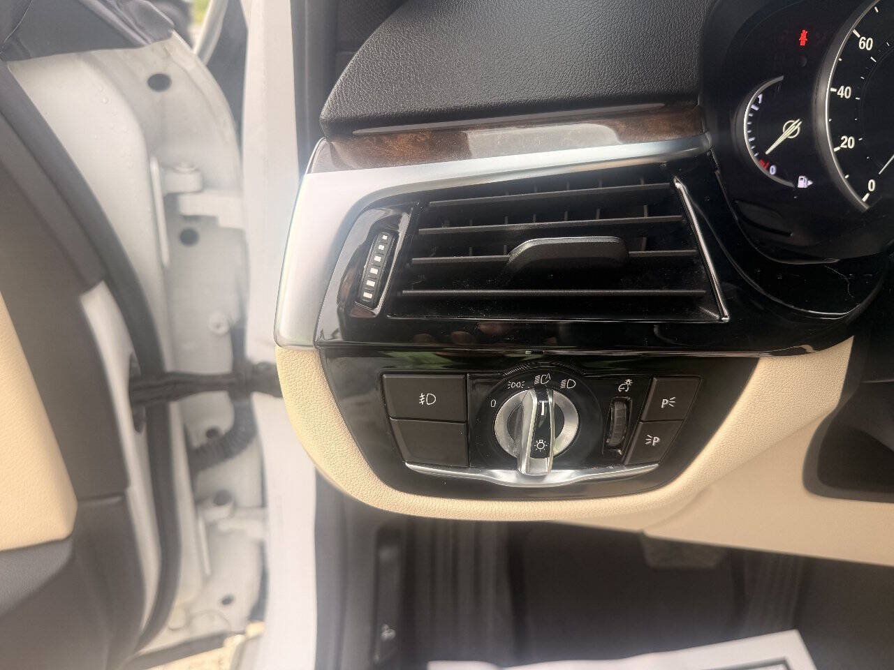 Used 2017 BMW 530i RWD image 19