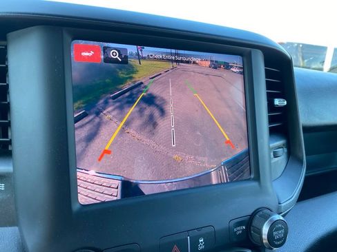 Used 2022 RAM 2500 Tradesman w/ Chrome Appearance Group AWD/4WD image 21