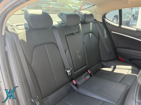 Used 2025 Genesis G70 2.5T RWD image 20