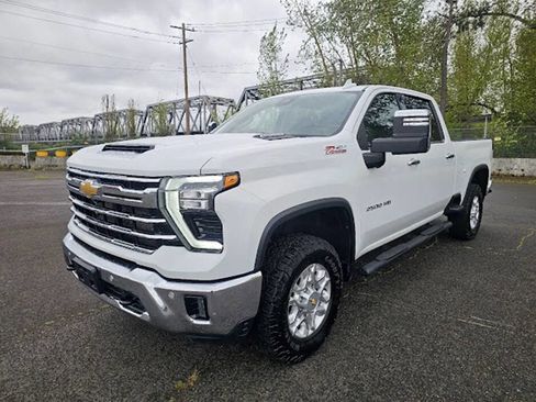 Used 2024 Chevrolet Silverado 2500 LTZ w/ LTZ Plus Package image 3