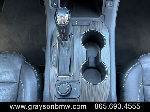 Used 2019 GMC Acadia SLT FWD image 24