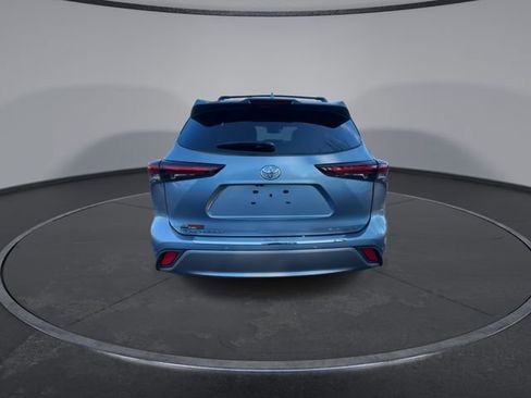 Used 2024 Toyota Highlander Platinum image 14