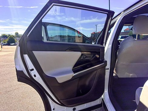Used 2023 Toyota bZ4X AWD w/ Weather Package image 15