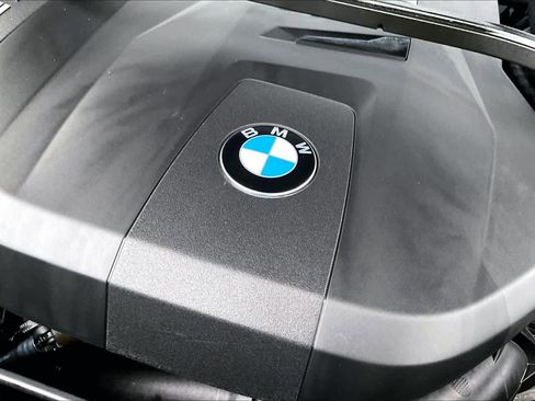 Certified 2023 BMW 740i image 34