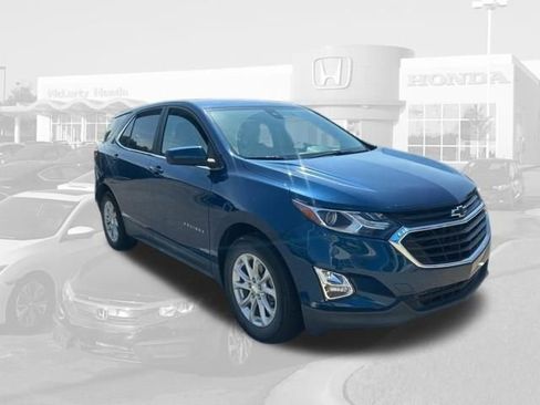 Used 2021 Chevrolet Equinox LT FWD image 2