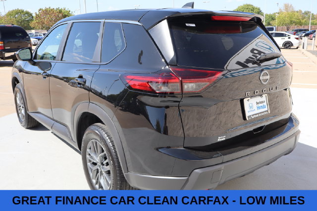 Used 2026 Nissan Rogue SV FWD image 5