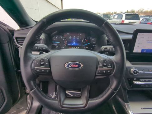 Used 2020 Ford Explorer XLT w/ Equipment Group 202A image 22