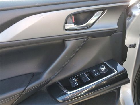 Used 2018 MAZDA CX-9 Touring image 7