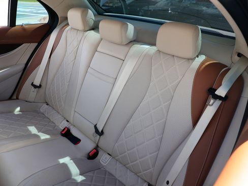 Used 2017 Mercedes-Benz E 300 4MATIC image 13