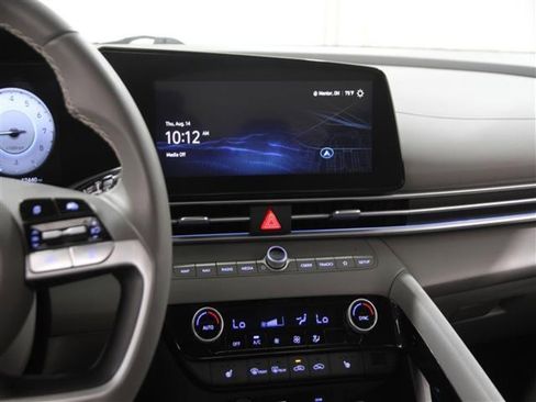 Used 2024 Hyundai Elantra SEL w/ Convenience Package image 7