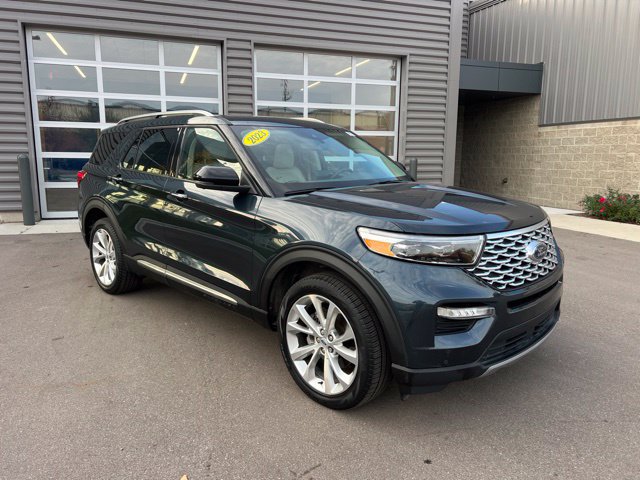 Used 2023 Ford Explorer Platinum w/ Technology Package AWD/4WD image 3