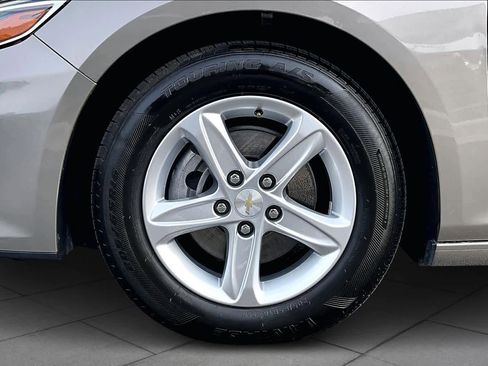 Used 2024 Chevrolet Malibu LT image 11