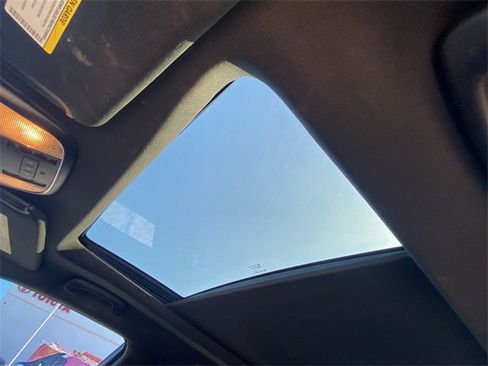 Used 2015 Chrysler 300 S image 31