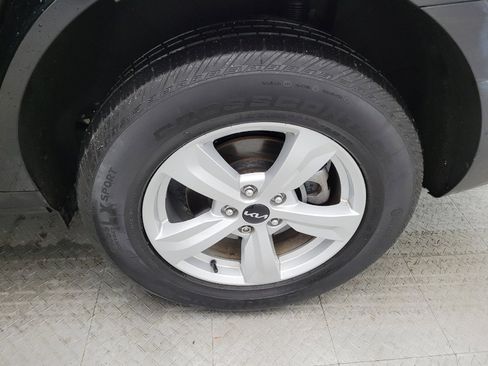 Used 2022 Kia Sorento LX image 31