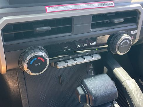 Used 2024 Toyota Tacoma SR5 AWD/4WD image 10