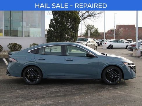 New 2026 Nissan Sentra SR w/ Floor Mat Package FWD image 10