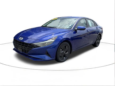 Used 2022 Hyundai Elantra SEL w/ Convenience Package FWD image 7