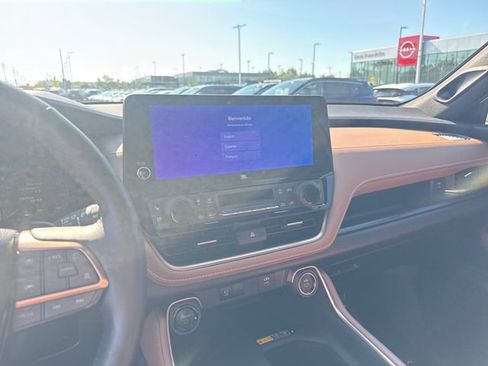 Used 2024 Toyota Grand Highlander AWD Hybrid image 18