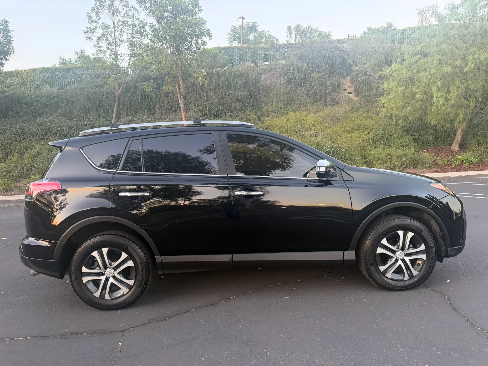 Used 2016 Toyota RAV4 LE FWD image 6