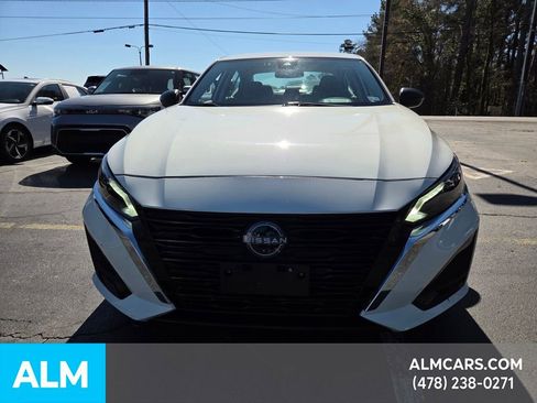 Used 2025 Nissan Altima 2.5 SV image 17