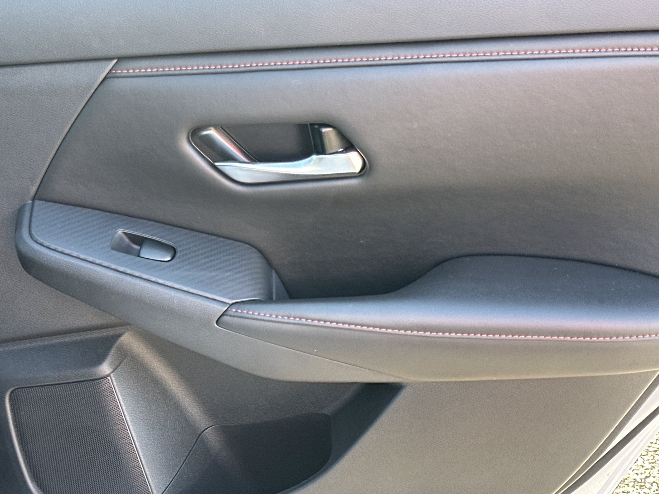 Used 2025 Nissan Sentra SR w/ SR Premium Package FWD image 16