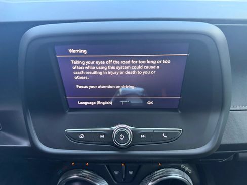 Used 2022 Chevrolet Camaro LT RWD image 17