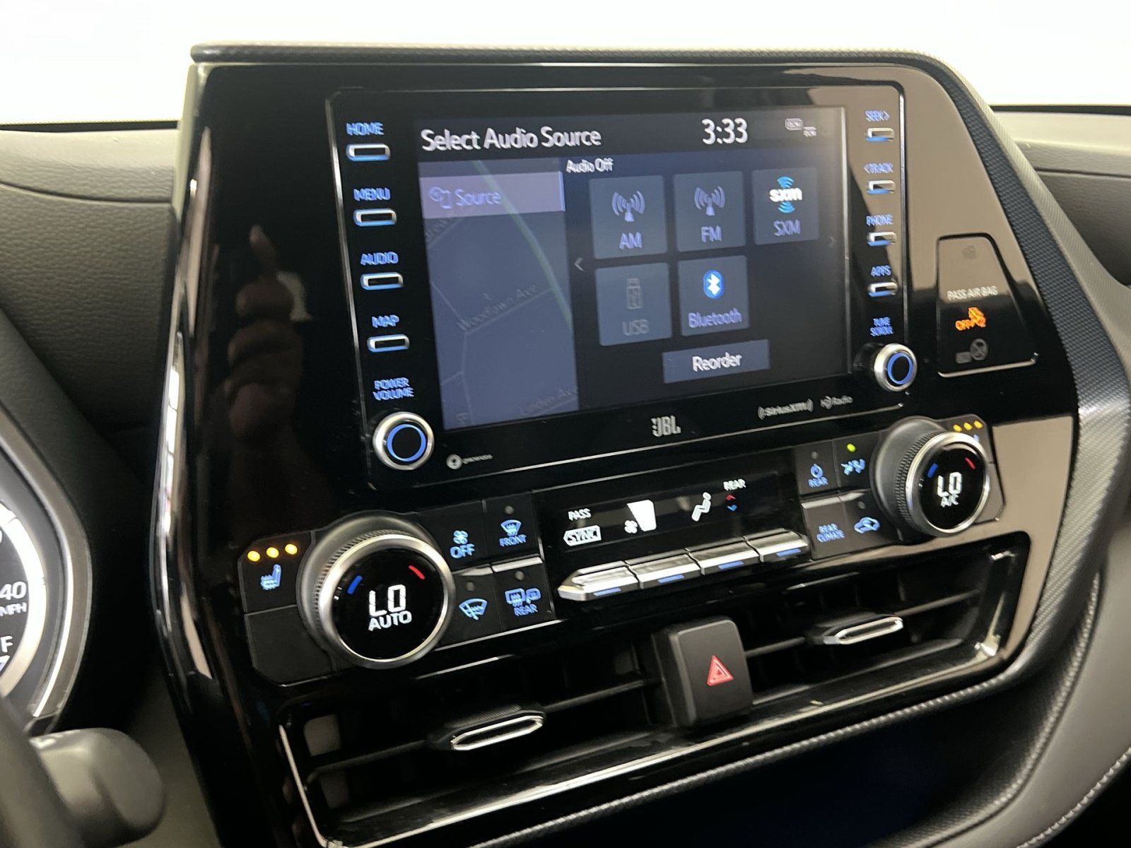 Used 2022 Toyota Highlander XSE AWD/4WD image 17