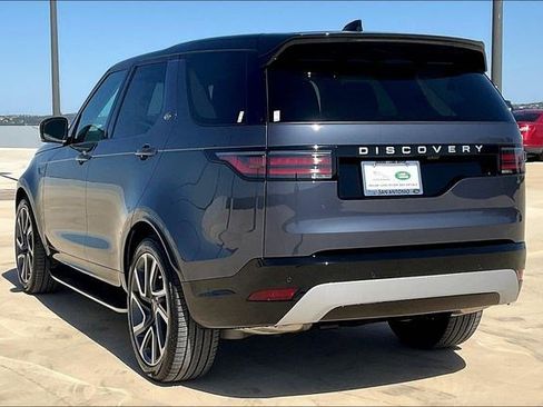 New 2025 Land Rover Discovery Metropolitan Edition image 3