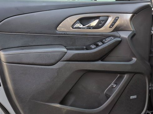 Used 2023 Chevrolet Traverse Premier FWD image 16
