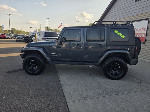 Used 2007 Jeep Wrangler Unlimited Sahara image 8