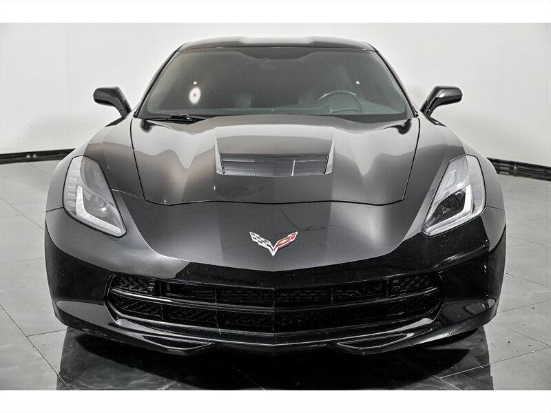 Used 2016 Chevrolet Corvette Stingray Coupe w/ 2LT Preferred Equipment Group RWD image 4
