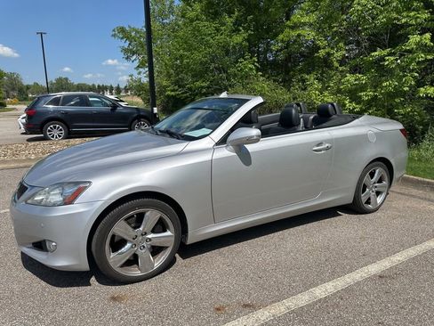 Used 2010 Lexus IS 350C RWD image 7