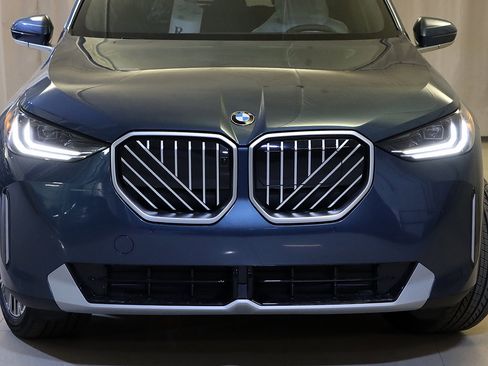 Used 2026 BMW X3 xDrive30i AWD/4WD image 2