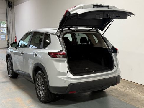 Used 2024 Nissan Rogue S AWD/4WD image 4