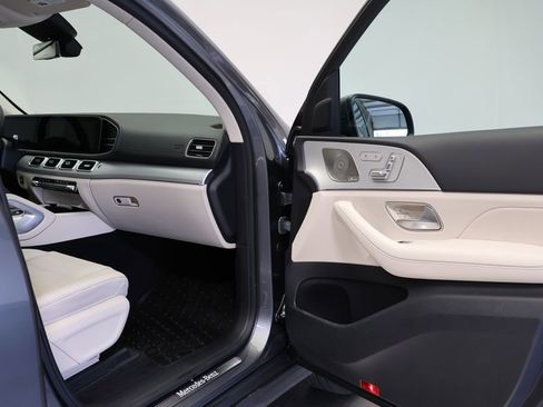 Certified 2023 Mercedes-Benz GLS 450 4MATIC image 49