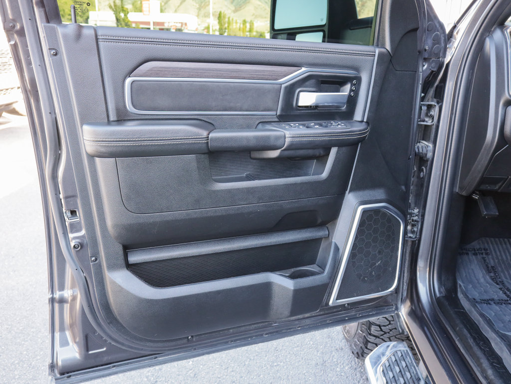 Used 2026 RAM 2500 Laramie AWD/4WD image 15