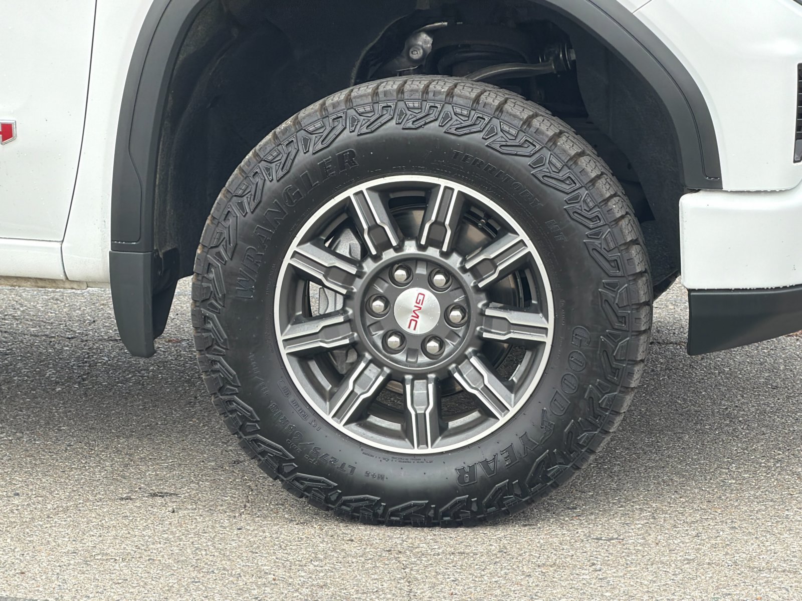 Certified 2025 GMC Sierra 1500 AT4 AWD/4WD image 33
