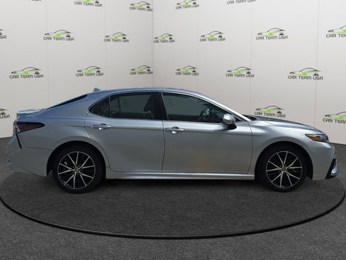 Used 2023 Toyota Camry SE image 8