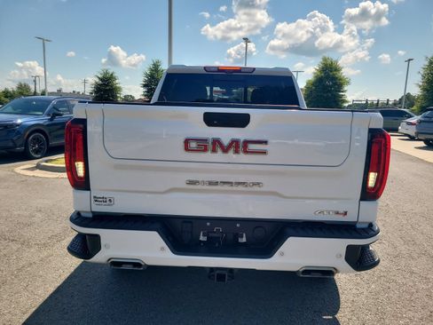 Used 2021 GMC Sierra 1500 AT4 w/ AT4 Value Package AWD/4WD image 4