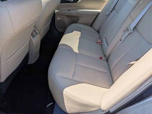 Used 2016 Nissan Altima 3.5 SL FWD image 19
