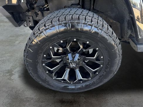 Used 2009 Jeep Wrangler Unlimited Sahara w/ Mopar Leather Group AWD/4WD image 32