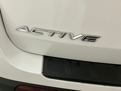 Used 2025 Ford Explorer Active w/ Active Comfort Package image 8