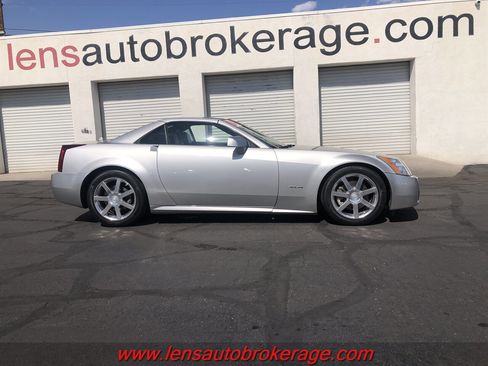 Used 2004 Cadillac XLR image 1