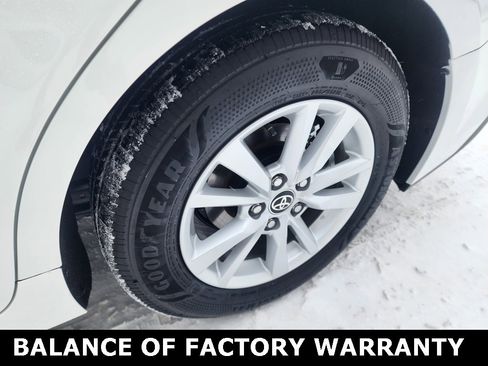 Used 2025 Toyota Camry SE image 11