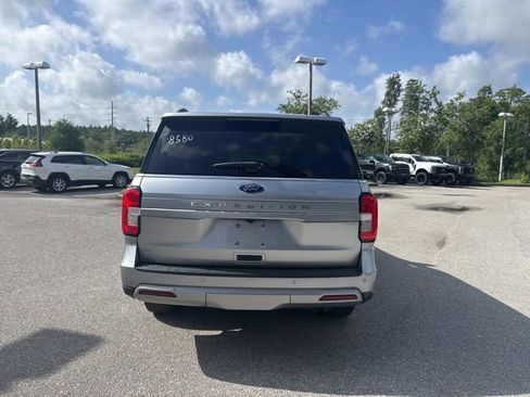Used 2024 Ford Expedition XLT RWD image 5