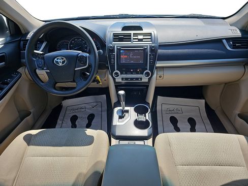 Used 2014 Toyota Camry LE FWD image 10
