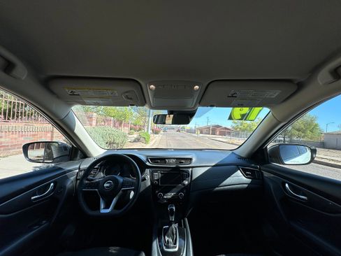 Used 2019 Nissan Rogue SV image 13