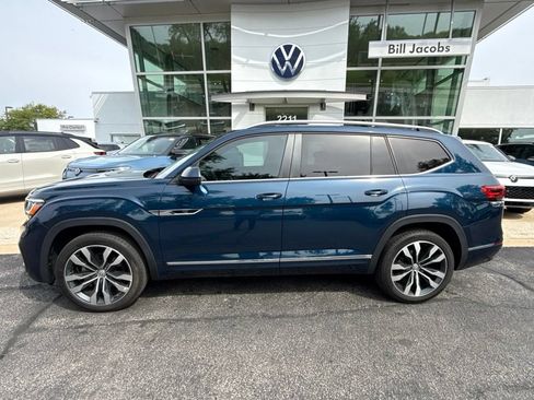 Used 2021 Volkswagen Atlas SEL R-Line FWD image 3