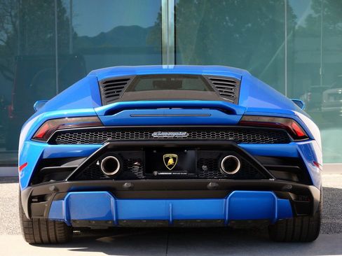 Used 2020 Lamborghini Huracan EVO image 4