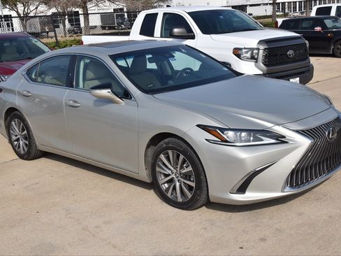 Used 2019 Lexus ES 350 w/ Accessory Package 2 image 4